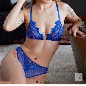 Savage X Fenty Baroque Bondage Front-Closure Bralette and Undies Medium … Blue
